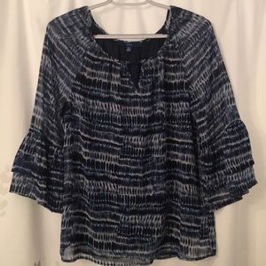 Apt. 9 shades of blue bell-sleeve top Sz M